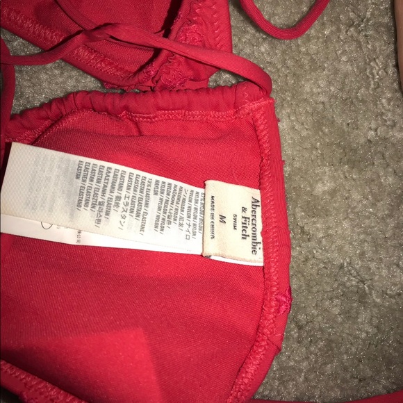 Red Abercrombie bikini - Picture 2 of 2